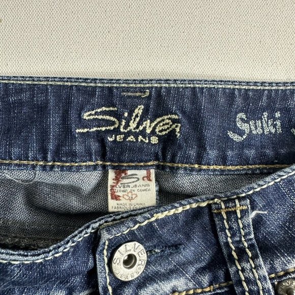 Silver Jeans Size 29x32 Bootcut Distressed Suki Surplus Flap Pocket Low Rise - Picture 6 of 11